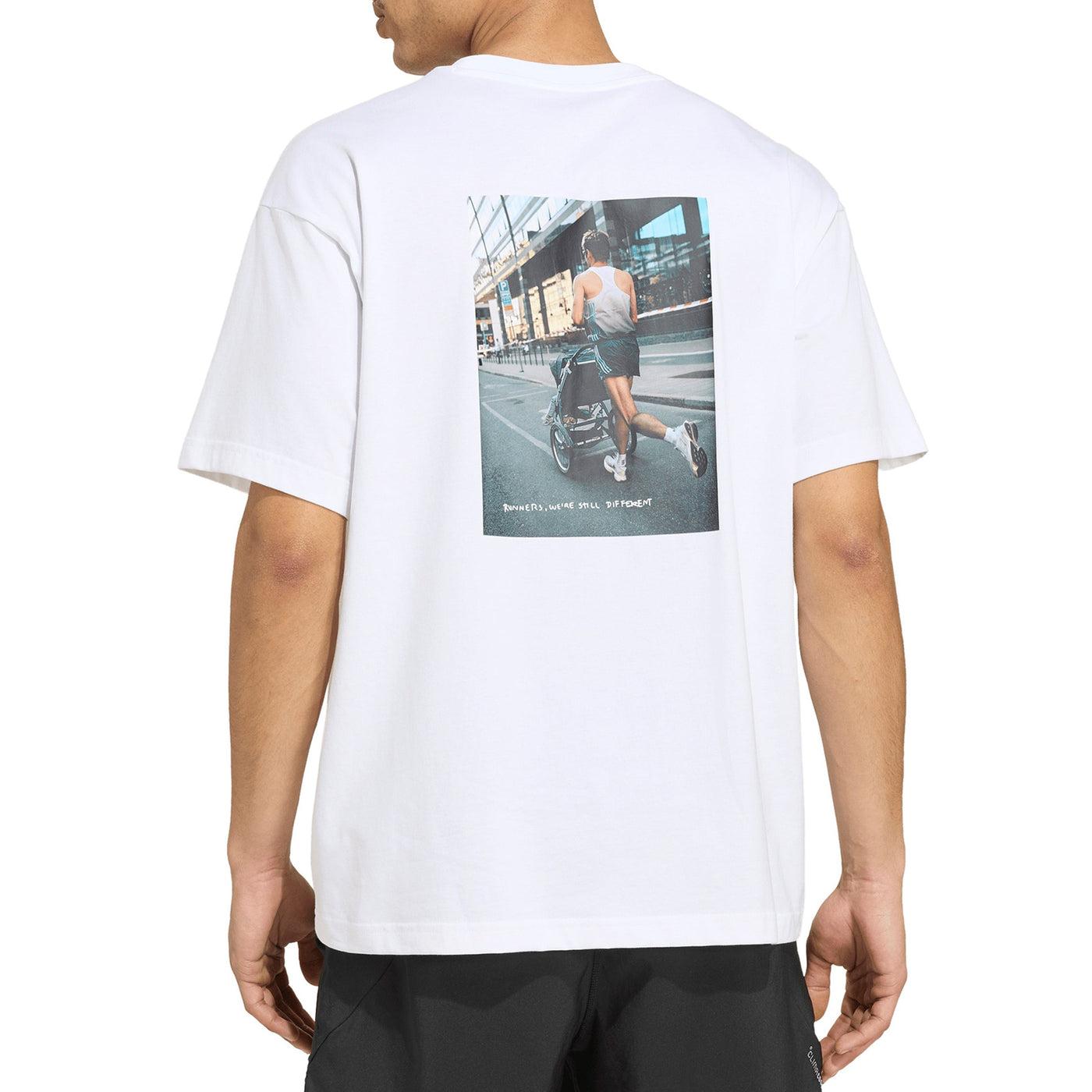 Adidas Runners We Are Different Grafik T-Shirt