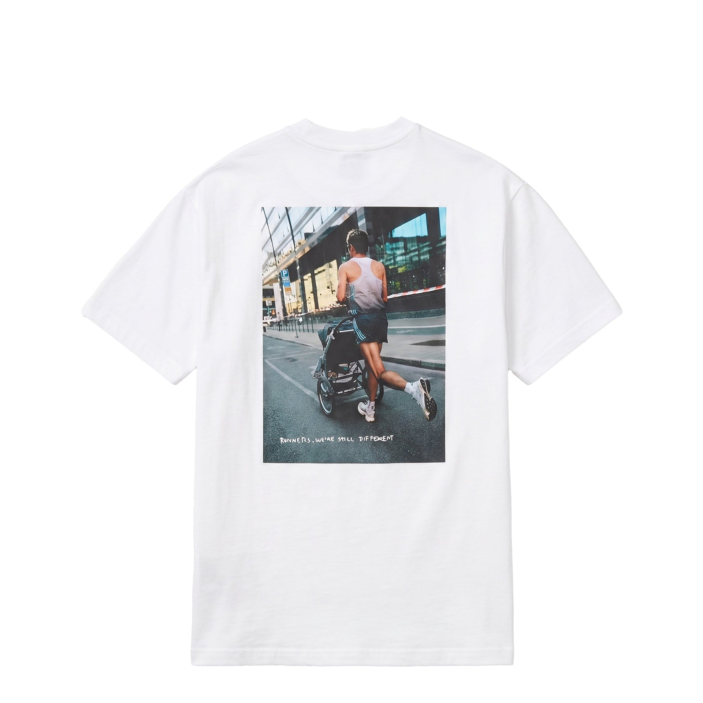 Adidas	Runners We Are Different Grafik T-Shirt